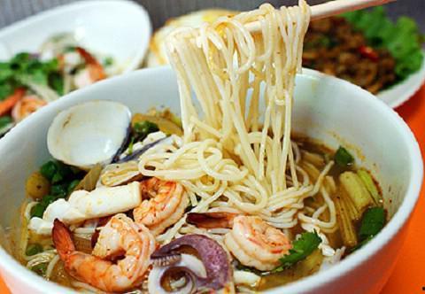 娱乐吃瓜酱面条视频,揭秘网红美食背后的故事