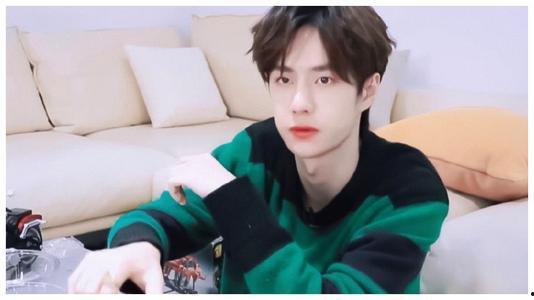 娱乐圈王一博吃瓜