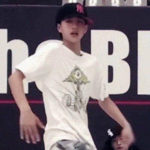 娱乐圈王一博吃瓜